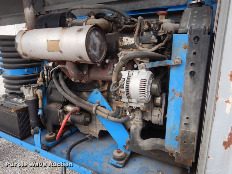 image for item DP5438 1998 Genie S40  boom lift