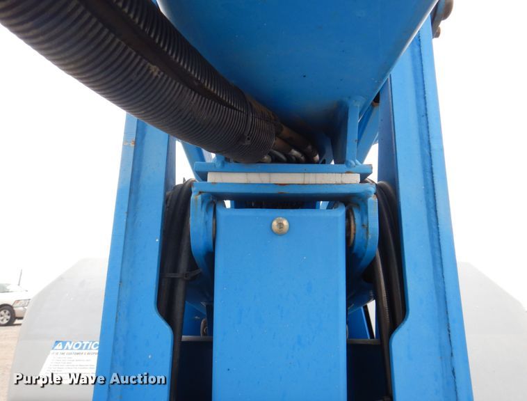 image for item DP5440 1999 Genie Z34/22  boom lift