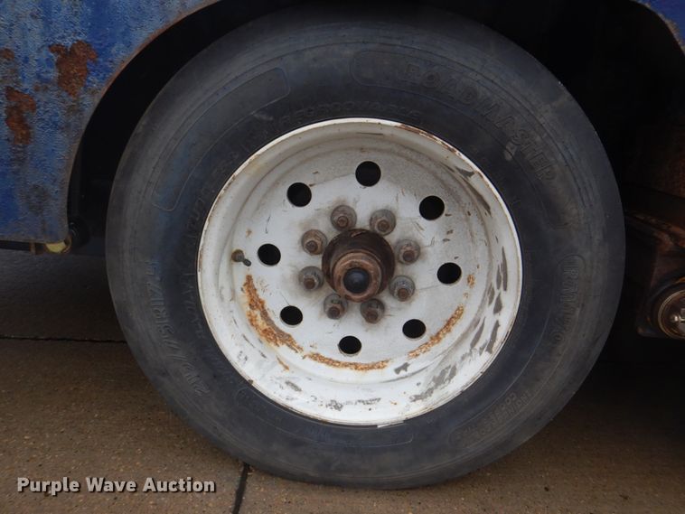 image for item DS8003 2015 B-B trailer  equipment trailer