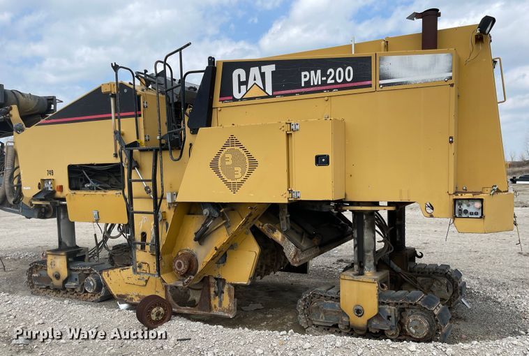 image for item FV9485 1999 Caterpillar PM-200  milling machine