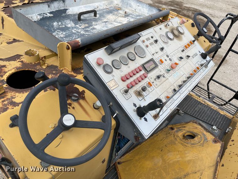 image for item FV9485 1999 Caterpillar PM-200  milling machine