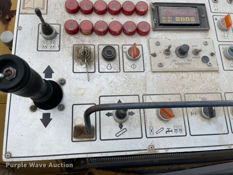 image for item FV9485 1999 Caterpillar PM-200  milling machine