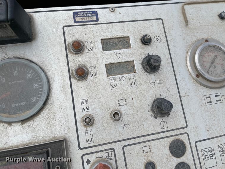 image for item FV9485 1999 Caterpillar PM-200  milling machine