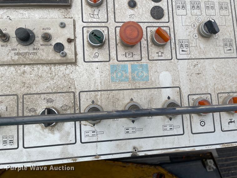 image for item FV9485 1999 Caterpillar PM-200  milling machine