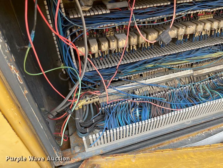 image for item FV9485 1999 Caterpillar PM-200  milling machine