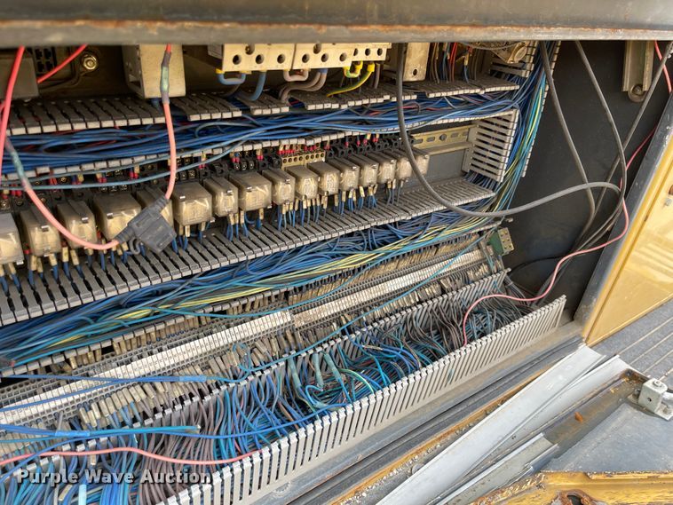 image for item FV9485 1999 Caterpillar PM-200  milling machine