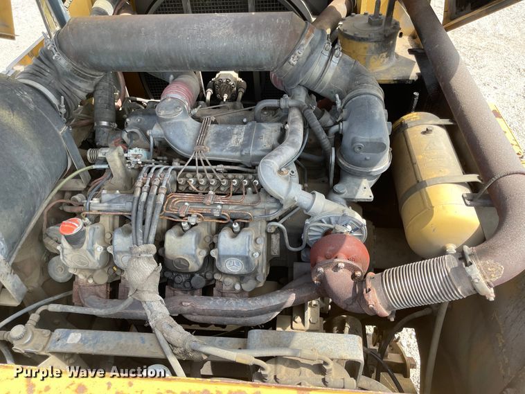 image for item FV9485 1999 Caterpillar PM-200  milling machine