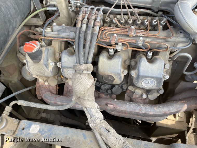 image for item FV9485 1999 Caterpillar PM-200  milling machine