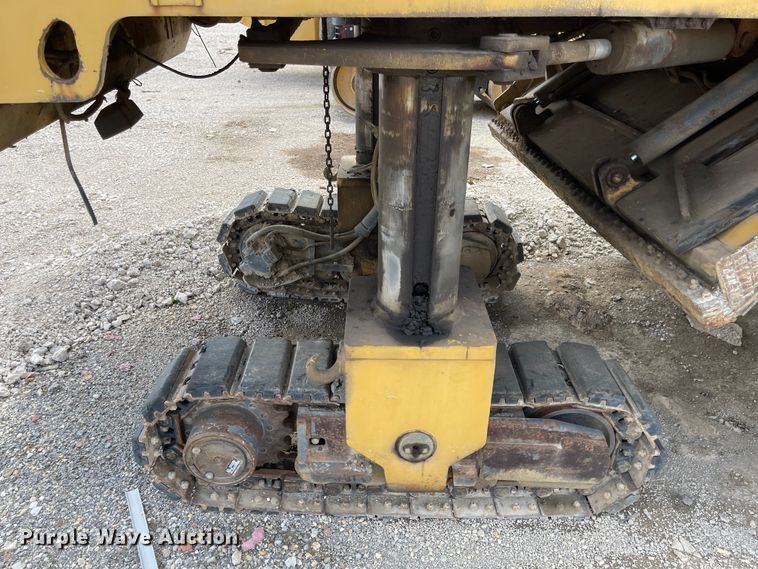 image for item FV9485 1999 Caterpillar PM-200  milling machine