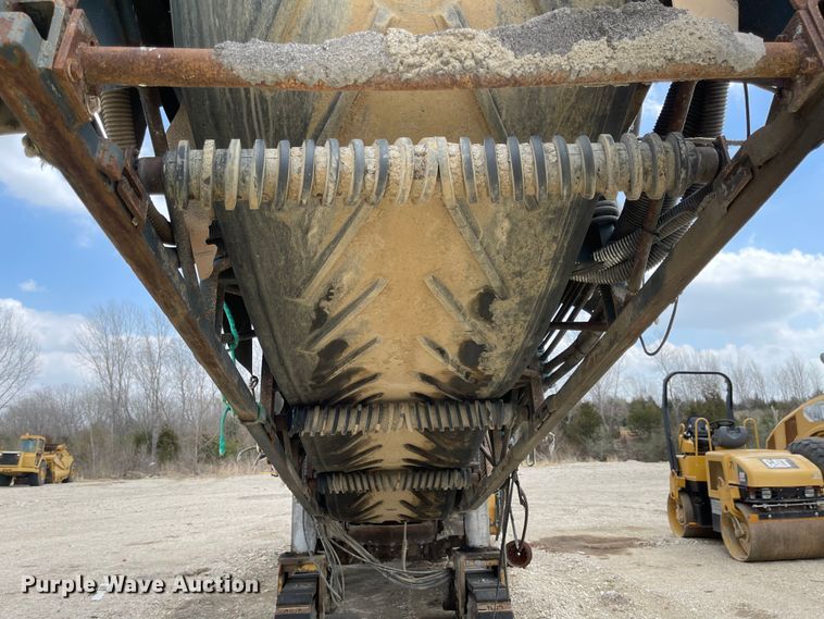 image for item FV9485 1999 Caterpillar PM-200  milling machine