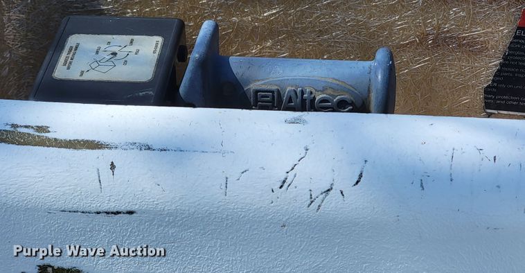 image for item HF9339 2005 International 7400  bucket truck