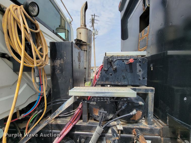 image for item HF9342 2012 International ProStar Plus  dump truck