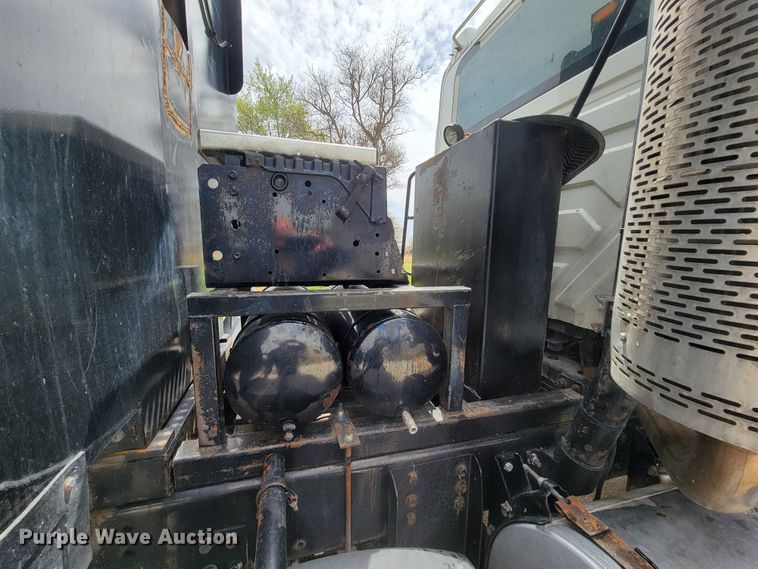 image for item HF9342 2012 International ProStar Plus  dump truck