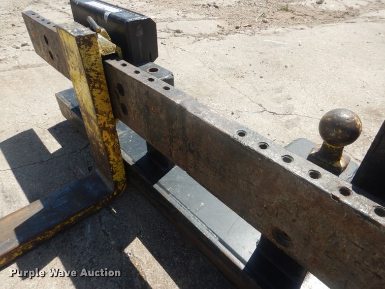 image for item HU9398 4'L skid steer forks