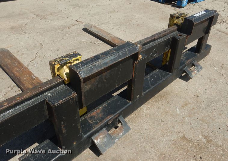 image for item HU9398 4'L skid steer forks