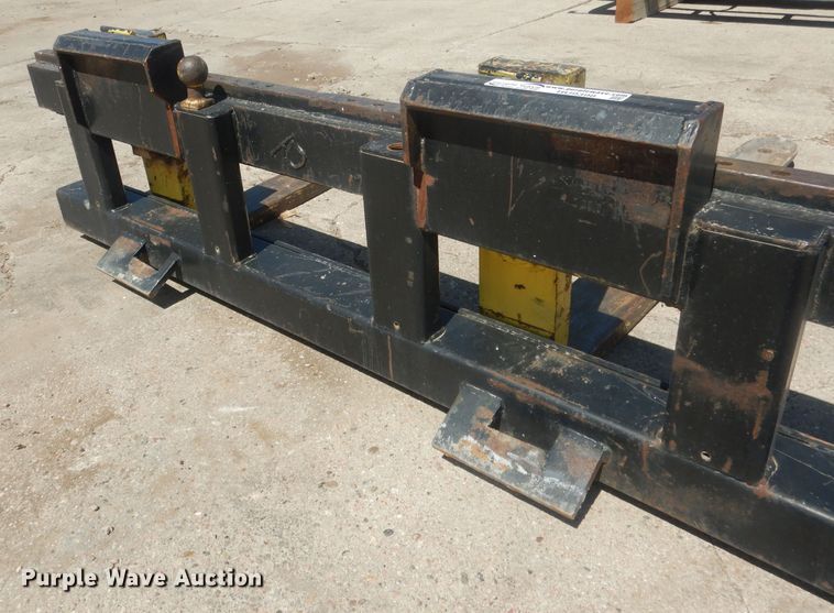 image for item HU9398 4'L skid steer forks