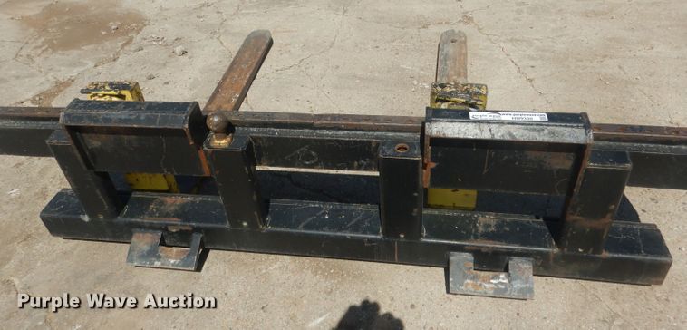 image for item HU9398 4'L skid steer forks