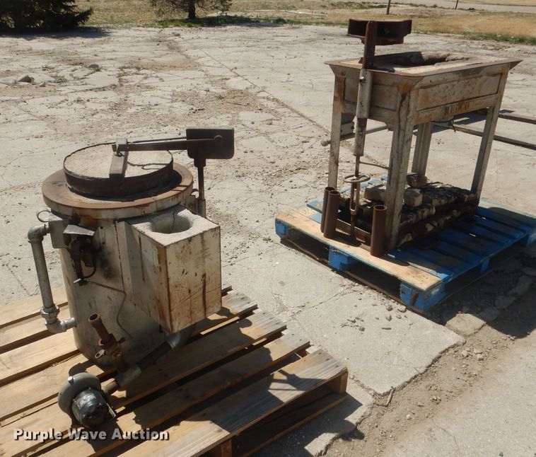 image for item HU9399 (2) forges