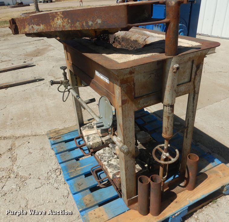 image for item HU9399 (2) forges