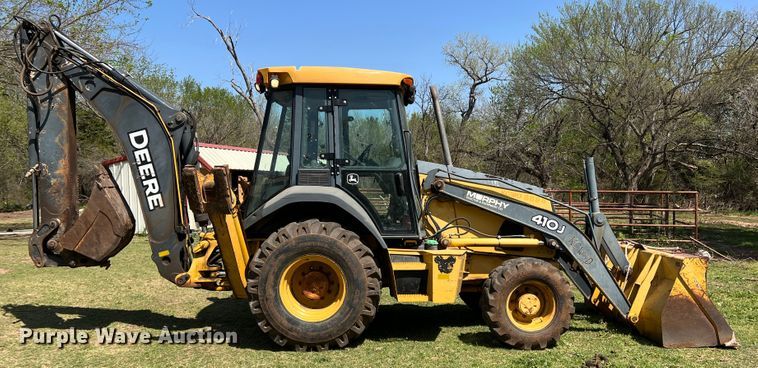image for item IG9421 2010 John Deere 410J  backhoe