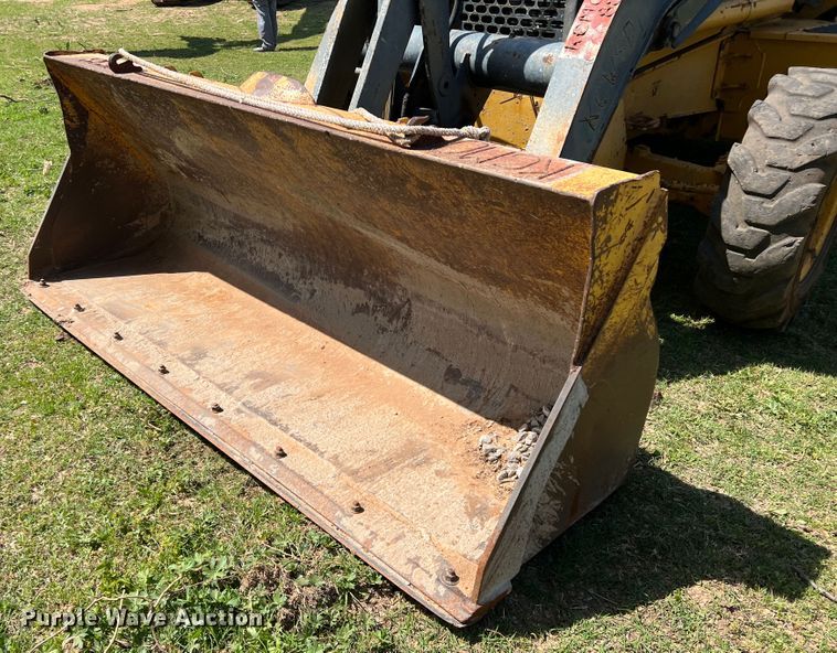 image for item IG9421 2010 John Deere 410J  backhoe