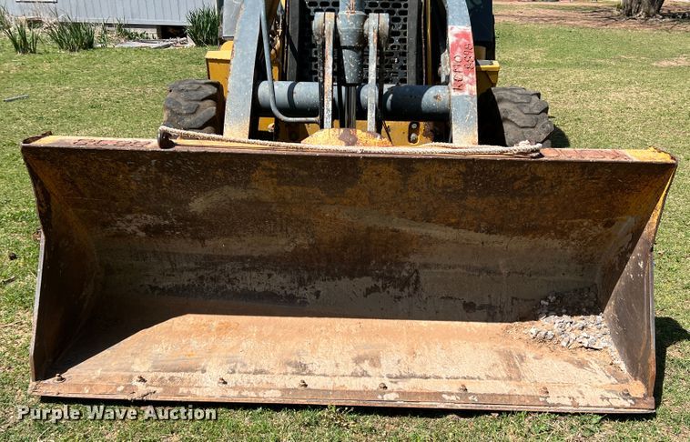 image for item IG9421 2010 John Deere 410J  backhoe