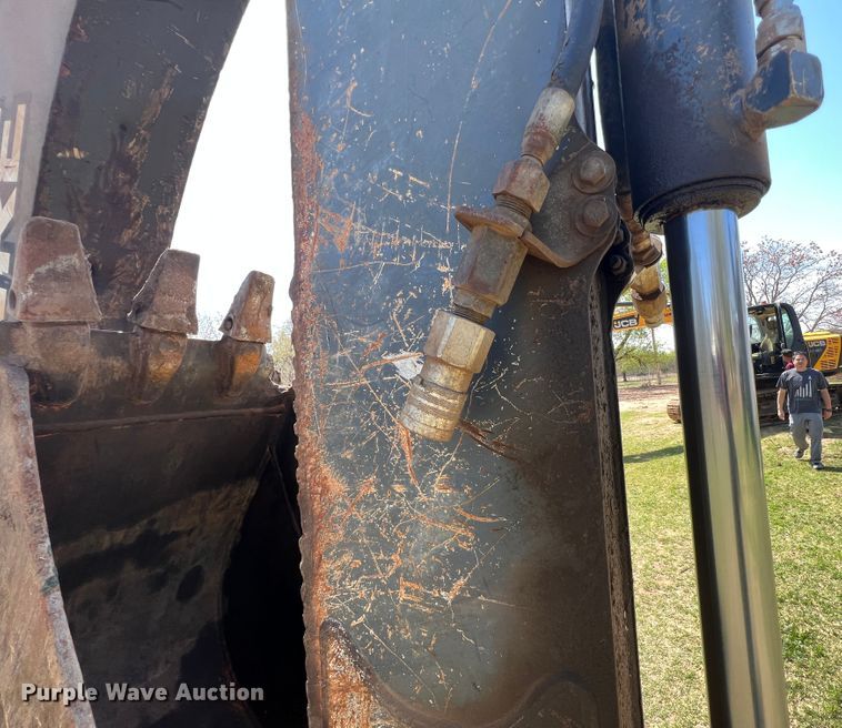 image for item IG9421 2010 John Deere 410J  backhoe