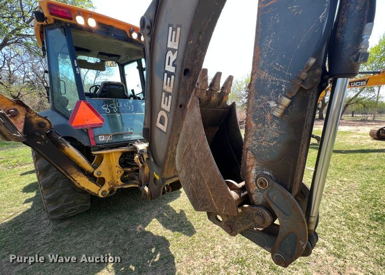 image for item IG9421 2010 John Deere 410J  backhoe