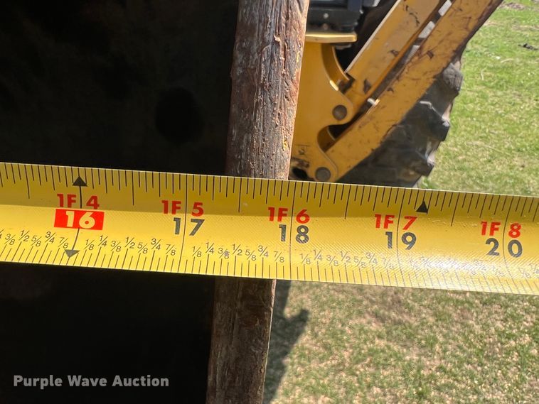 image for item IG9421 2010 John Deere 410J  backhoe