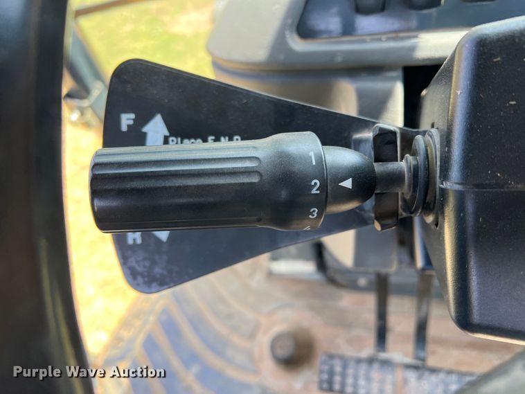 image for item IG9421 2010 John Deere 410J  backhoe