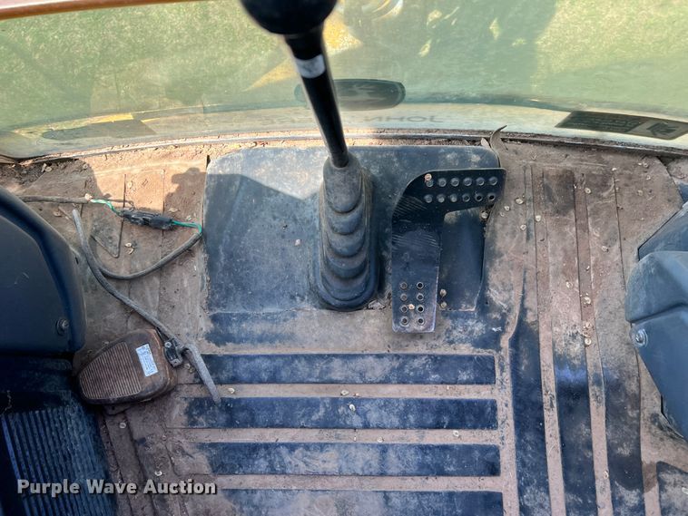 image for item IG9421 2010 John Deere 410J  backhoe