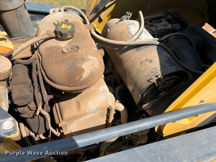 image for item IG9421 2010 John Deere 410J  backhoe