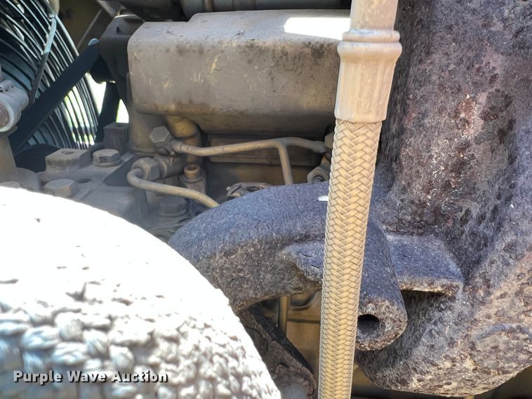 image for item IG9421 2010 John Deere 410J  backhoe