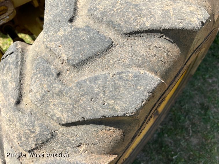 image for item IG9421 2010 John Deere 410J  backhoe