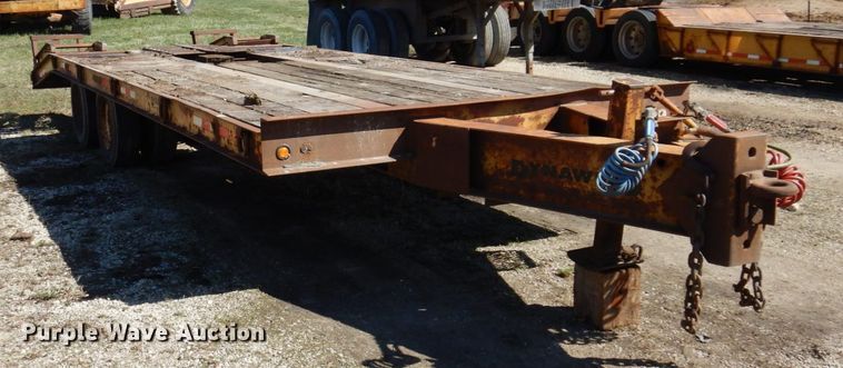image for item IM9946 2000 Dyna Weld  equipment trailer