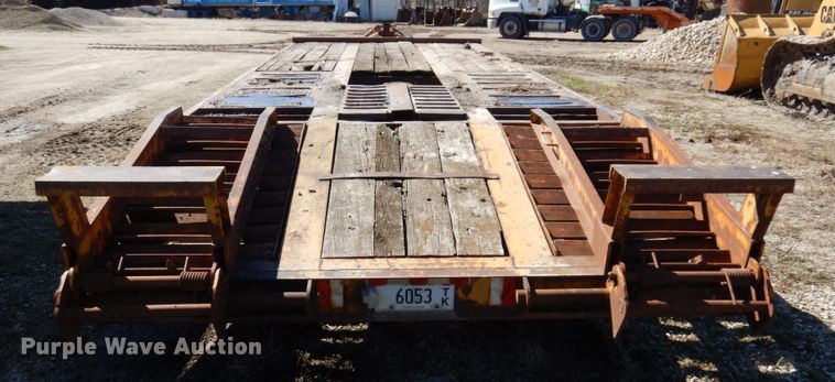 image for item IM9946 2000 Dyna Weld  equipment trailer