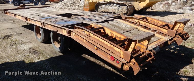 image for item IM9946 2000 Dyna Weld  equipment trailer