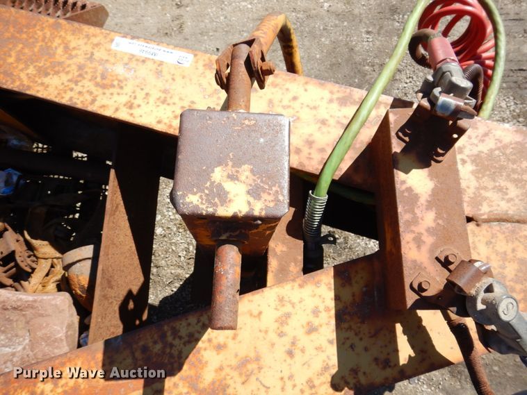 image for item IM9946 2000 Dyna Weld  equipment trailer