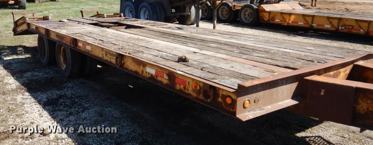image for item IM9946 2000 Dyna Weld  equipment trailer