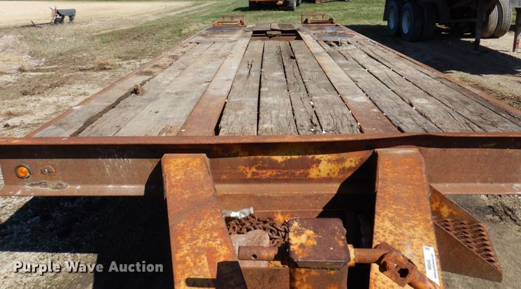 image for item IM9946 2000 Dyna Weld  equipment trailer