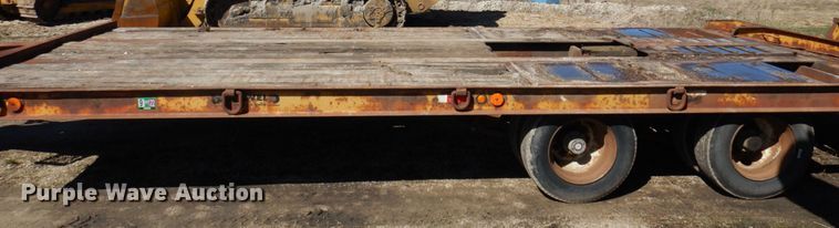image for item IM9946 2000 Dyna Weld  equipment trailer