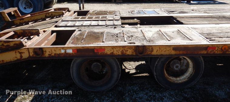image for item IM9946 2000 Dyna Weld  equipment trailer