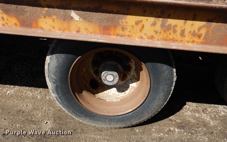 image for item IM9946 2000 Dyna Weld  equipment trailer