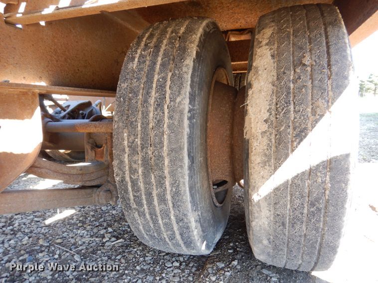 image for item IM9946 2000 Dyna Weld  equipment trailer