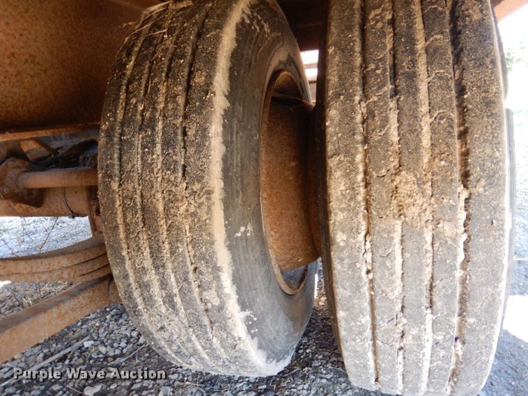 image for item IM9946 2000 Dyna Weld  equipment trailer