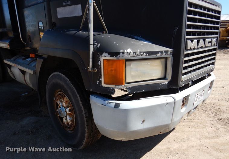image for item IM9947 1994 Mack CH600  dump truck