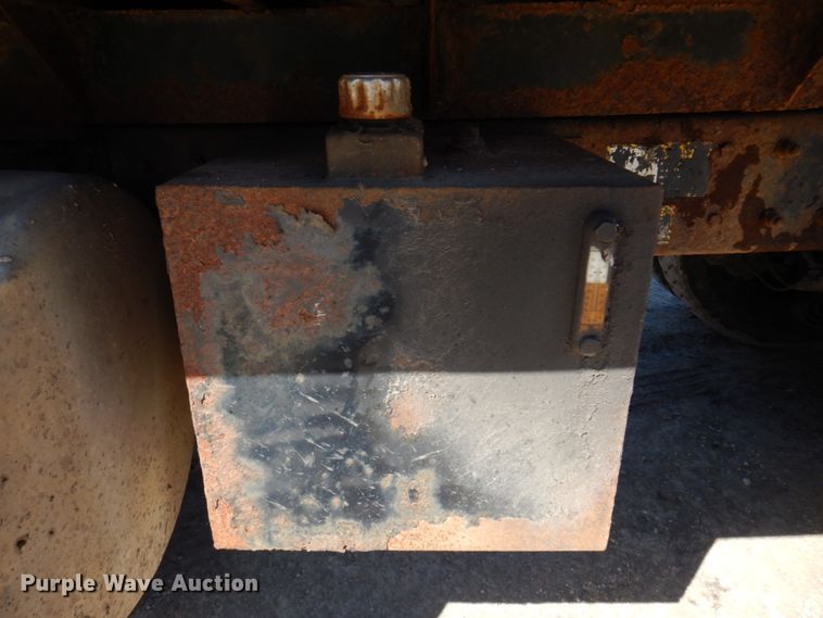 image for item IM9947 1994 Mack CH600  dump truck