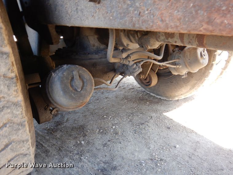 image for item IM9947 1994 Mack CH600  dump truck