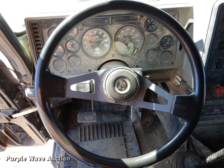 image for item IM9947 1994 Mack CH600  dump truck