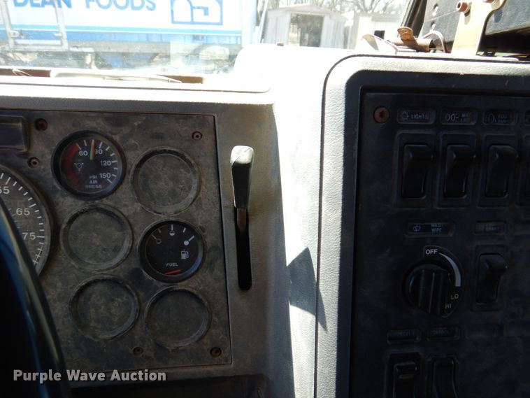 image for item IM9947 1994 Mack CH600  dump truck